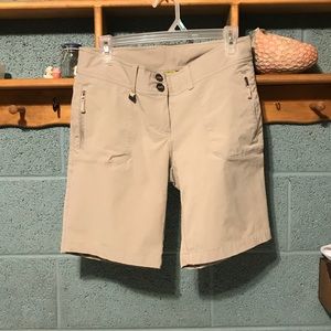 Kaki shorts